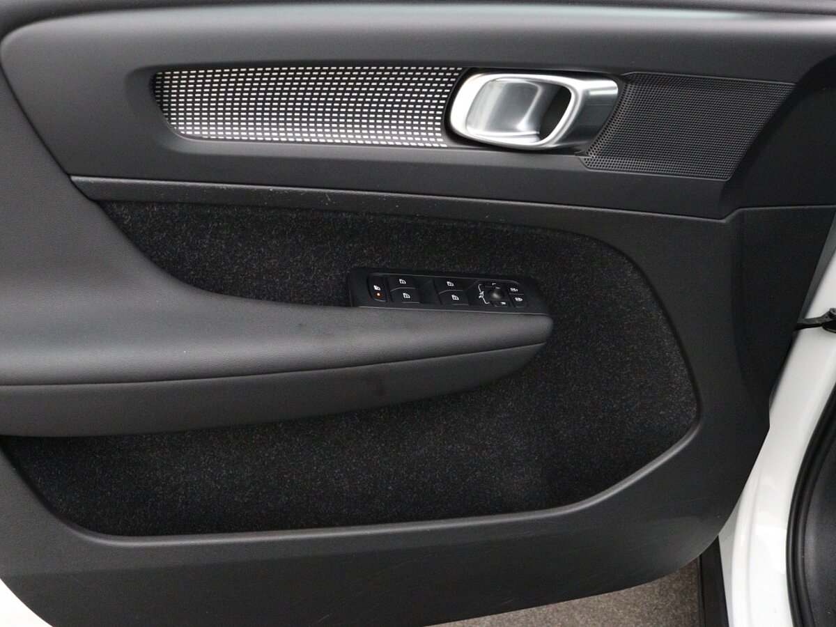 34451055 volvo xc40 1 5 t3 automaat r design leder navigatie bluetooth park 4986c9