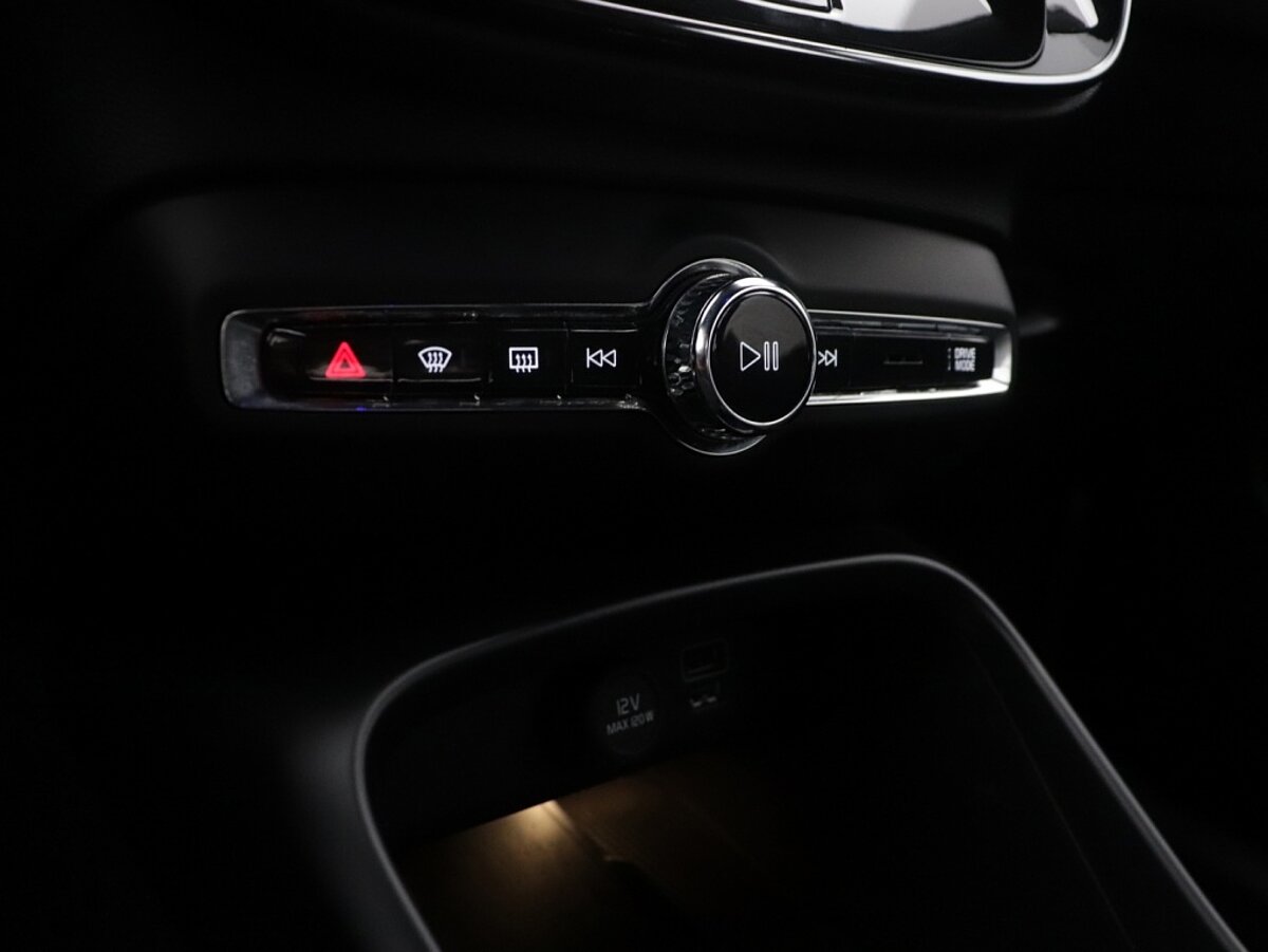 34459906 volvo xc40 1 5 t5 recharge r design add9cc