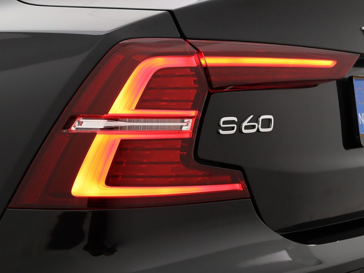 35329522 volvo s60 2 0 b3 plus dark 96