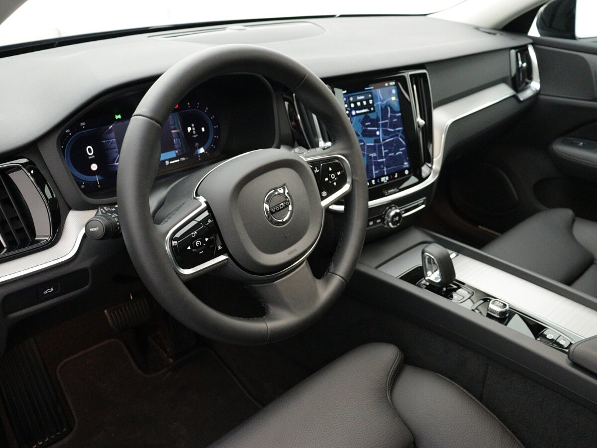 43852732 volvo v60 2 0 b4 plus dark trekhaak panoramadak 5 02