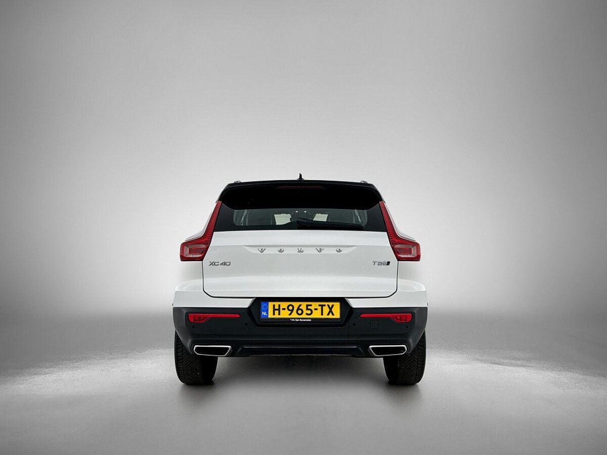 46668342 volvo xc40 2 0 t5 awd r design intro edition 3 02