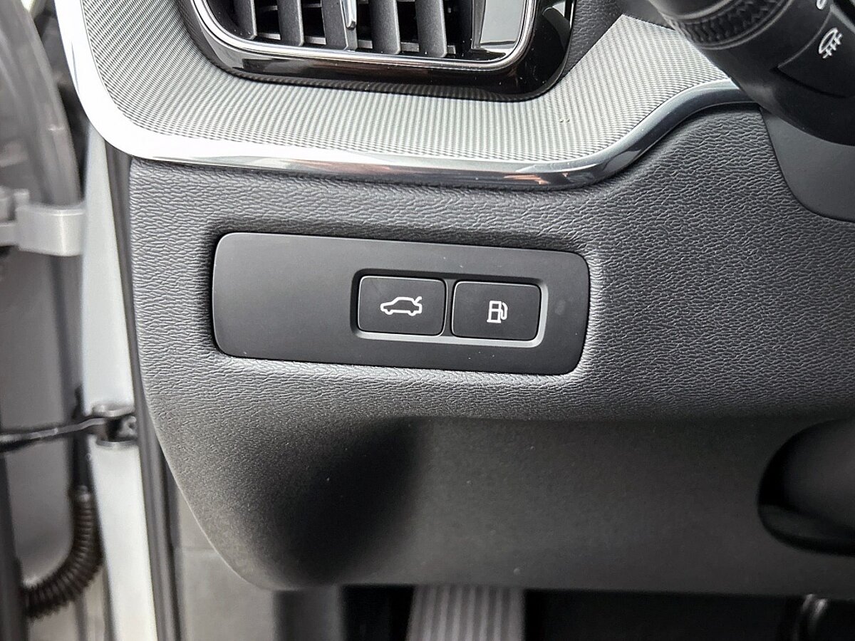 49717398 volvo xc60 2 0 t6 awd plus dark trekhaak 360a camera panoramadak 76