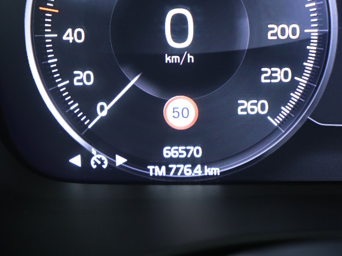 35352608 volvo xc40 1 5 t3 momentum pro 45