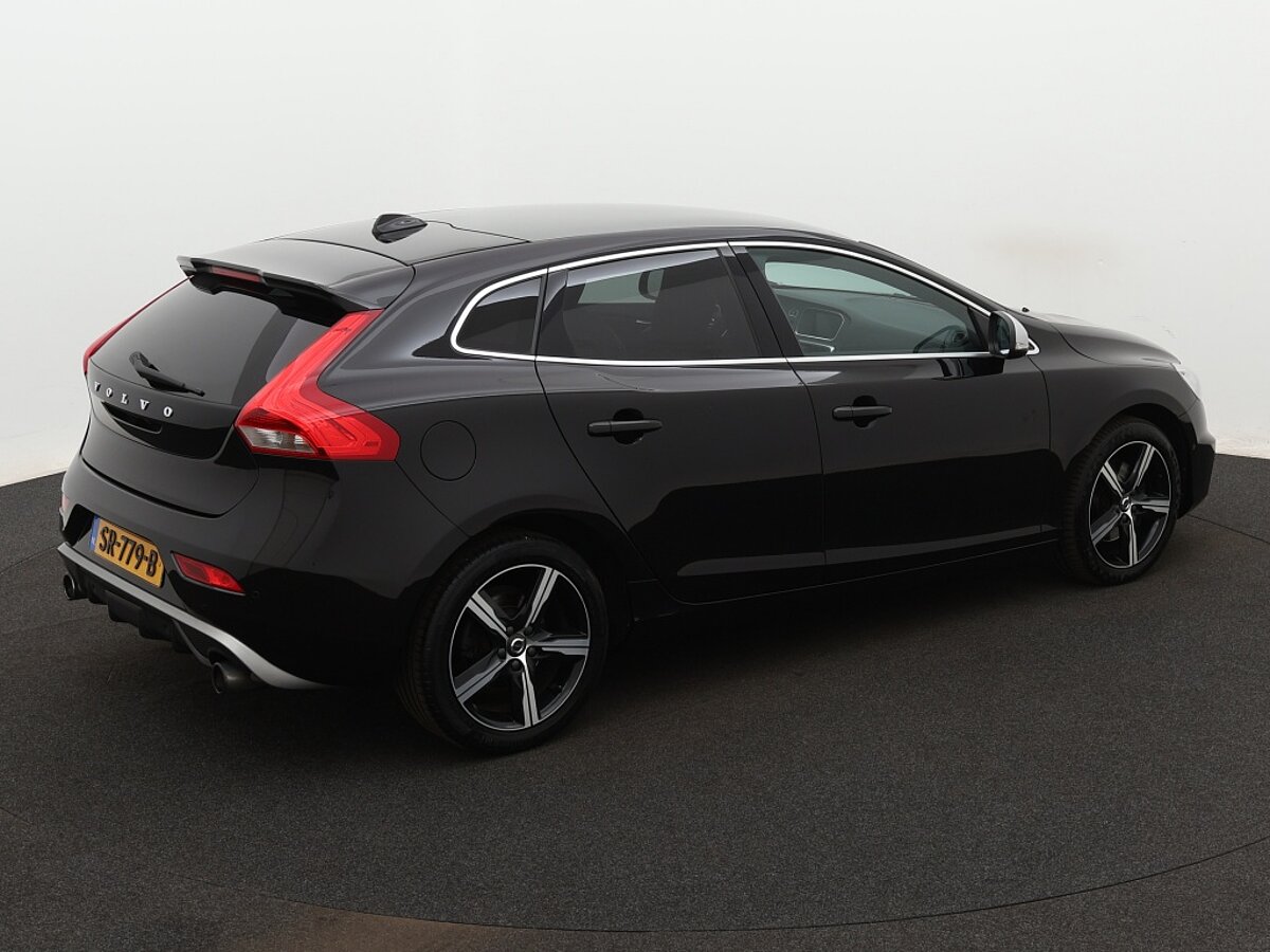 35472655 volvo v40 2 0 t4 bns sport panorama dak navigatie camera achter le 54