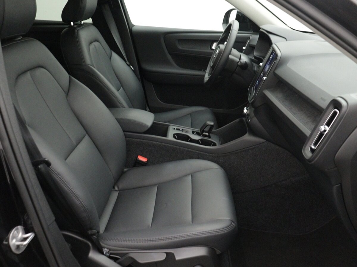 43888100 volvo xc40 2 0 b3 essential 14c382