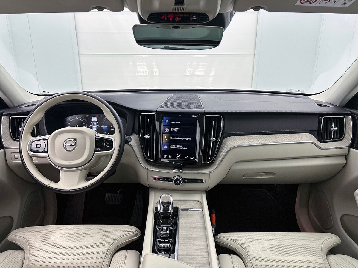 46665018 volvo xc60 2 0 t6 awd inscription 39