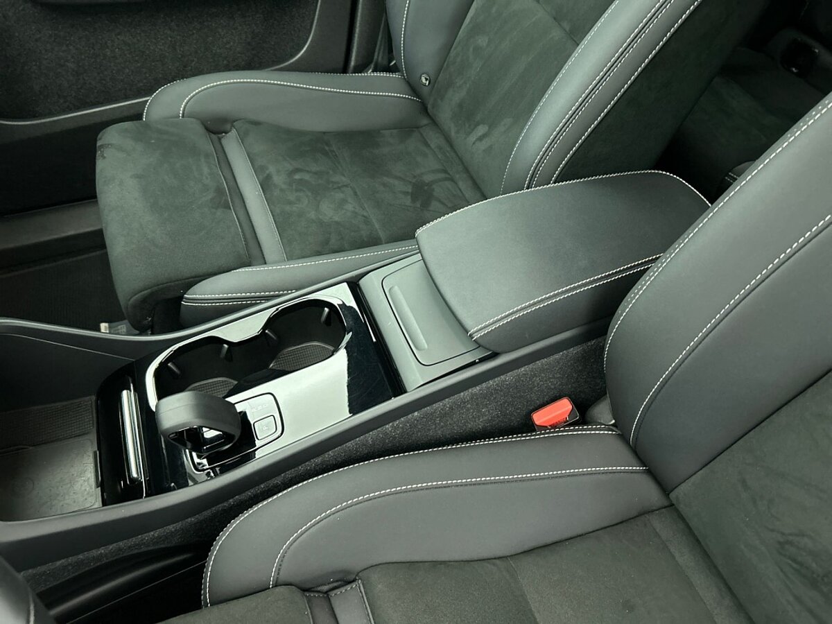 44407024 volvo xc40 recharge plus 70 kwh 9 03