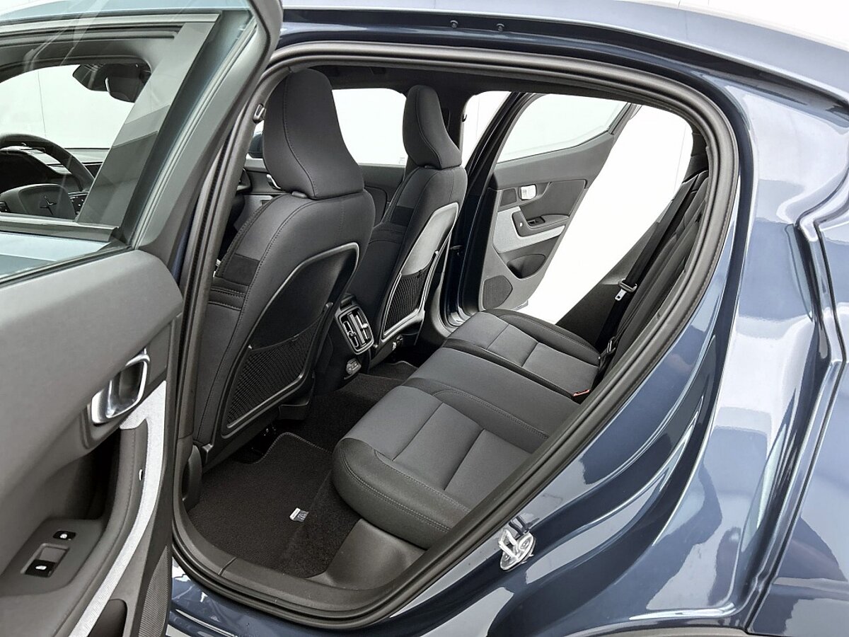 47869395 polestar 2 long range dual motor 82kwh pilot climate plus pixel led 73b9be