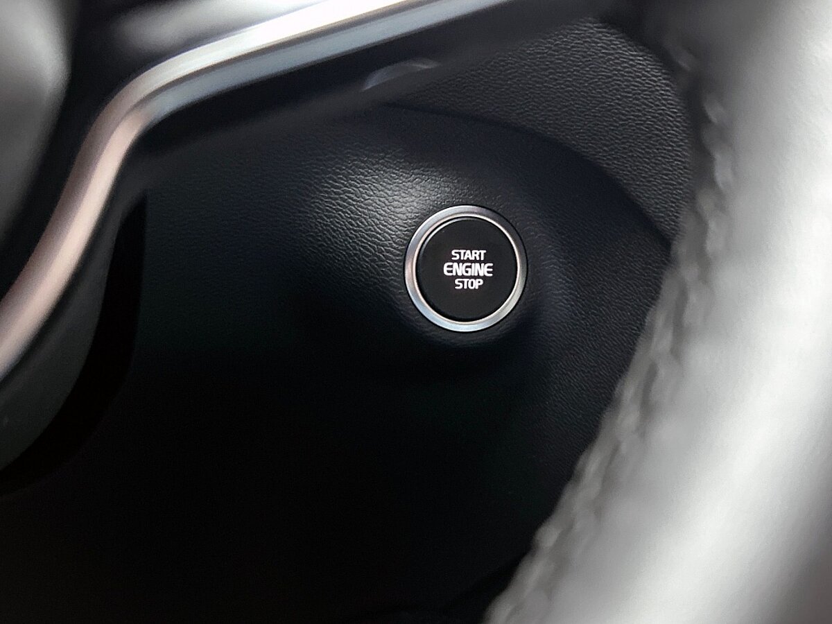 48948034 volvo xc40 1 5 t4 plug in hybrid core bright navigatie sensoren voor 37