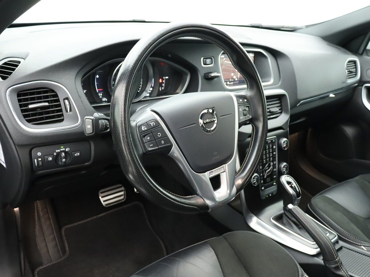 36012027 volvo v40 1 5 t3 polar sport 4 03