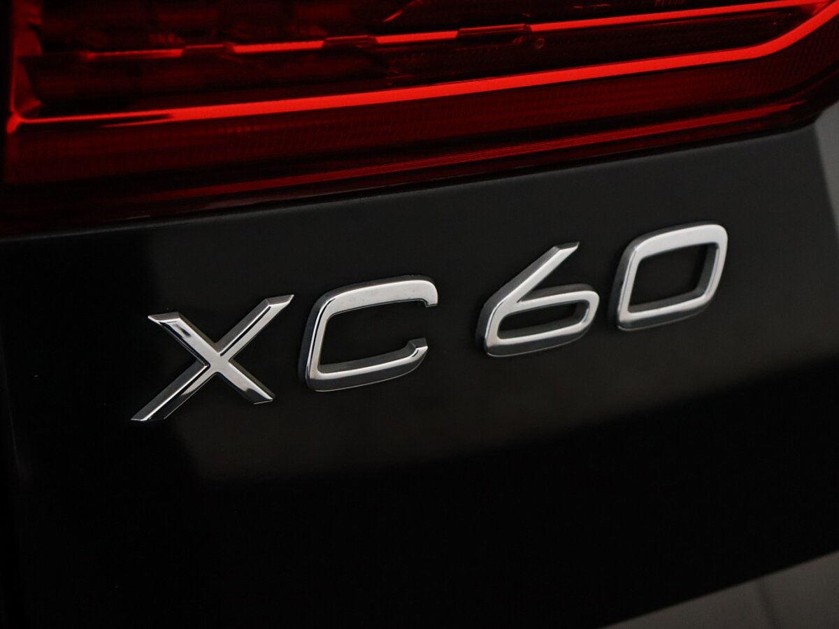 36110625 volvo xc60 2 0 b5 inscript ae8273