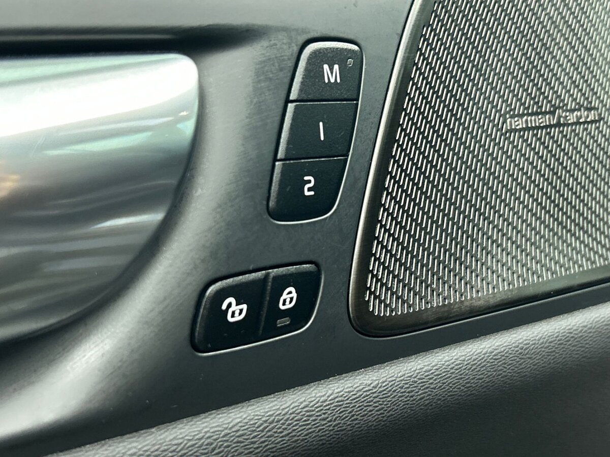 45432830 volvo v60 2 0 t6 dark panorama dak 360 camera trekhaak blis 9edac3