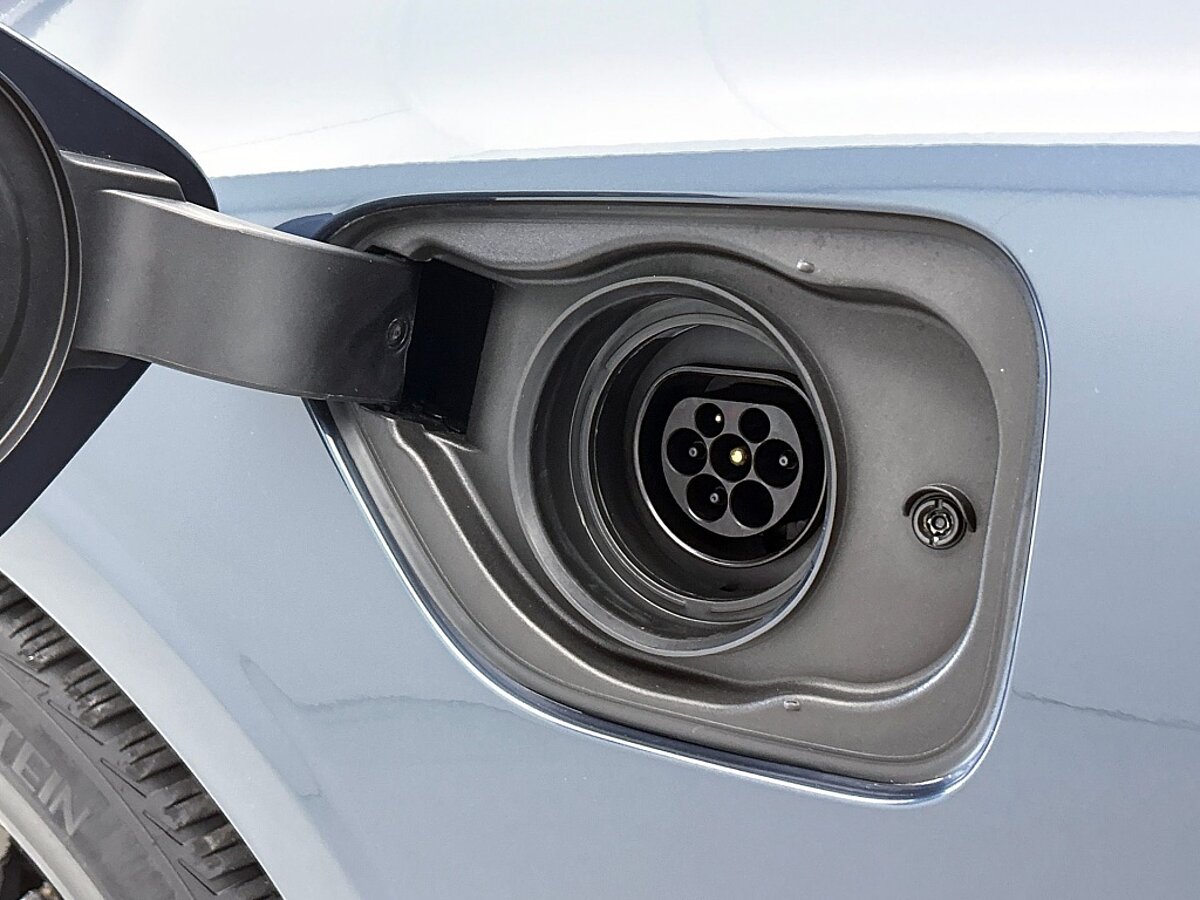 45850012 volvo v60 2 0 t6 awd plus dark pano dak trekhaak 90