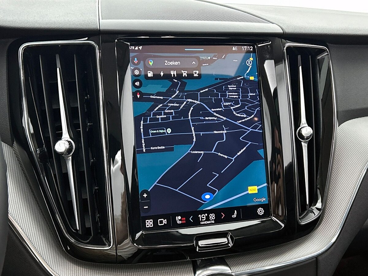 49002623 volvo xc60 2 0 t6 plus dark trekhaak 360a camera panoramadak 43