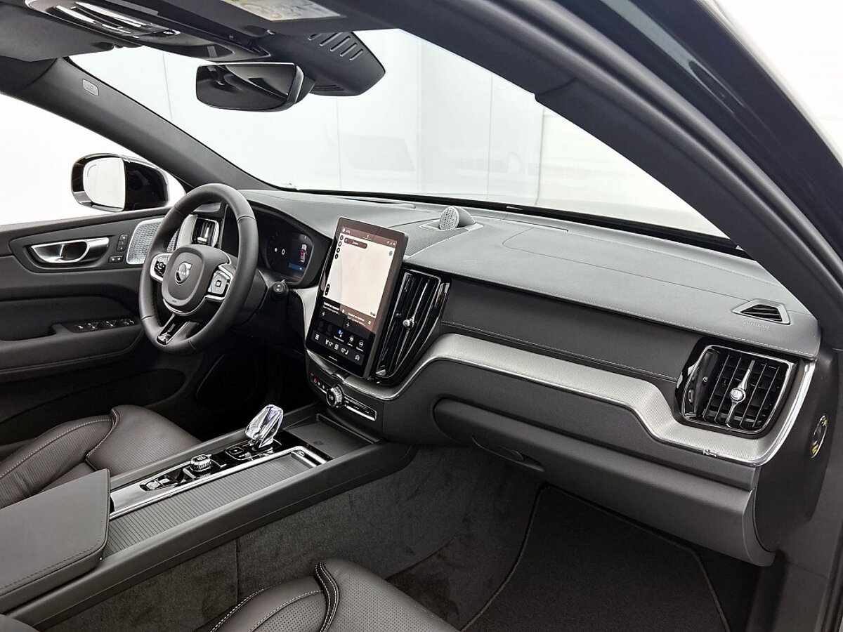 49129007 volvo xc60 2 0 t6 awd ultra black edition 39