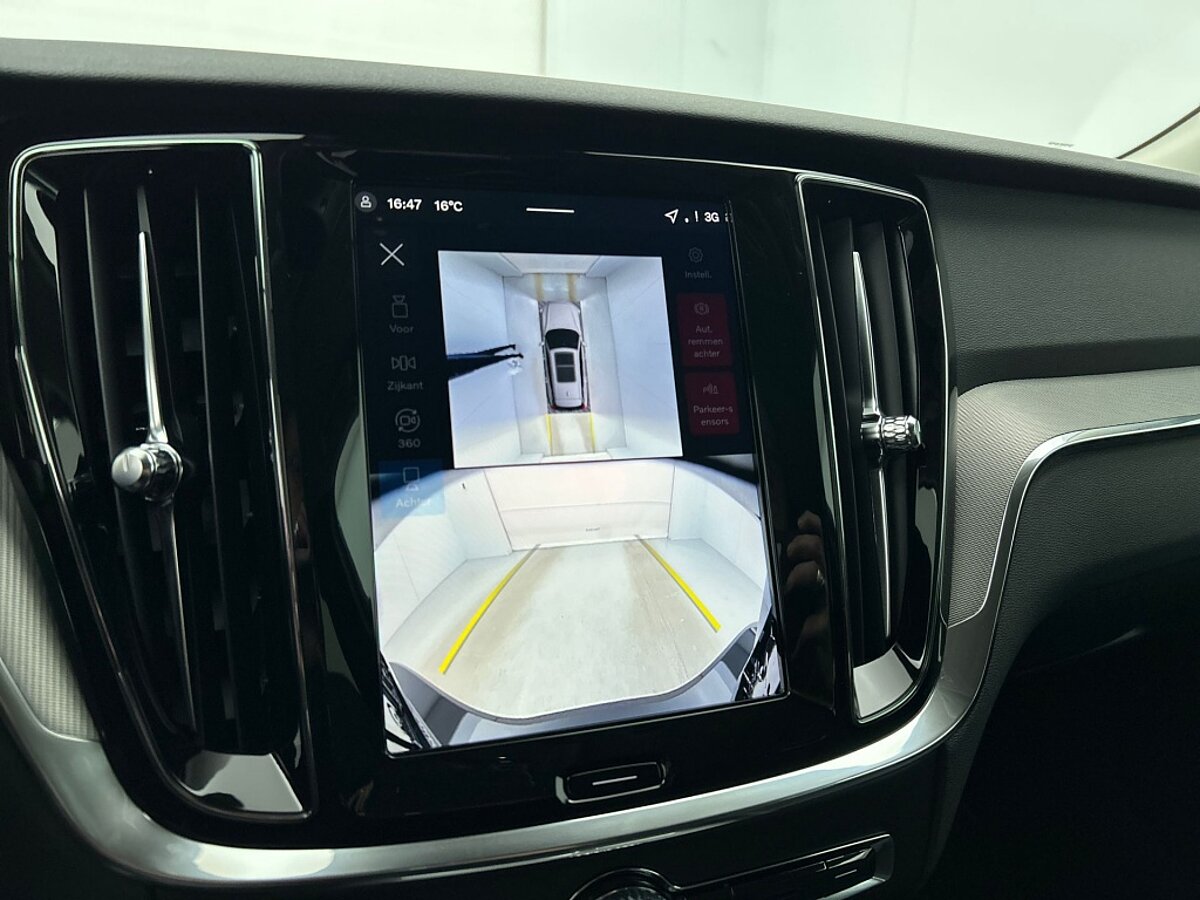 49639847 volvo v60 2 0 b4 core lederen bekleding 19 inch 360 graden camera 43