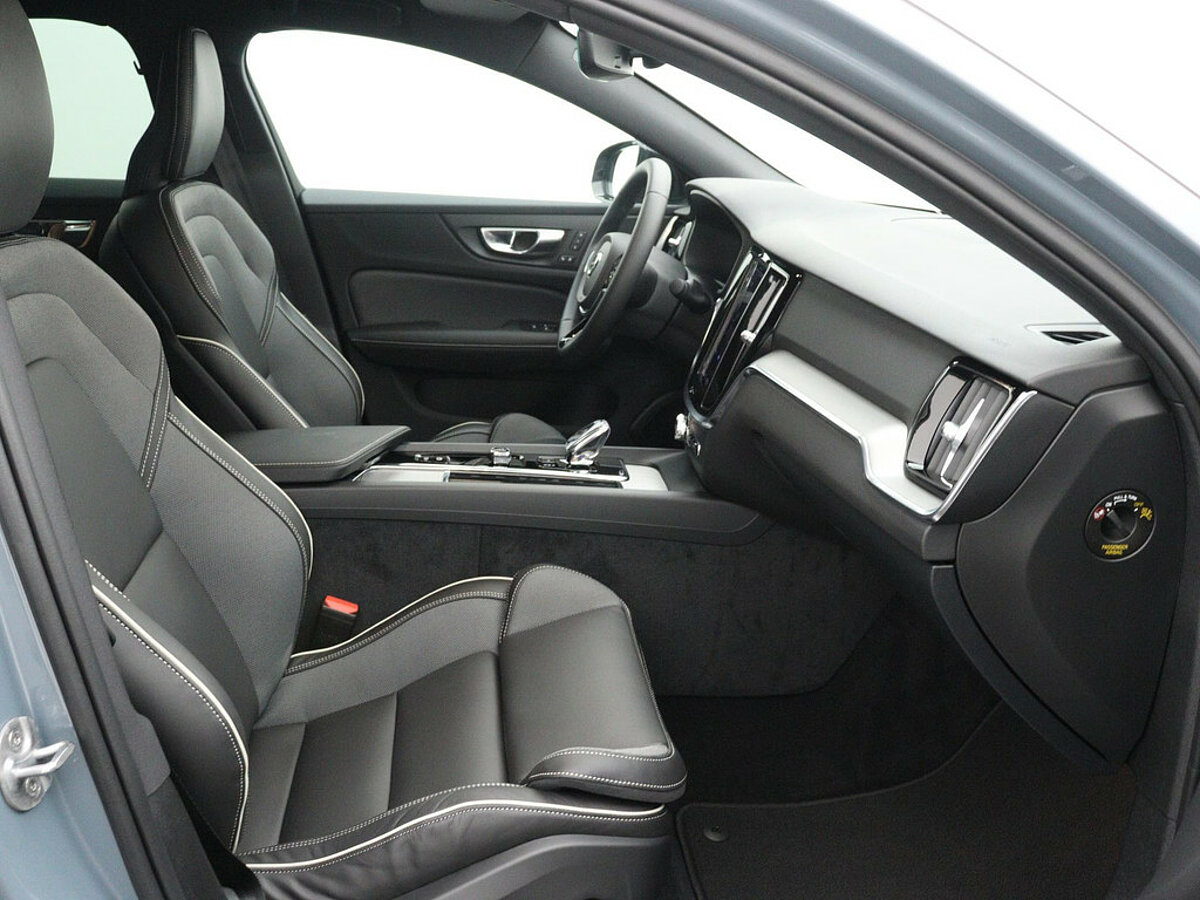 34316478 volvo s60 2 0 b3 plus dark sportstoelen parkeercamera achter 9994fb