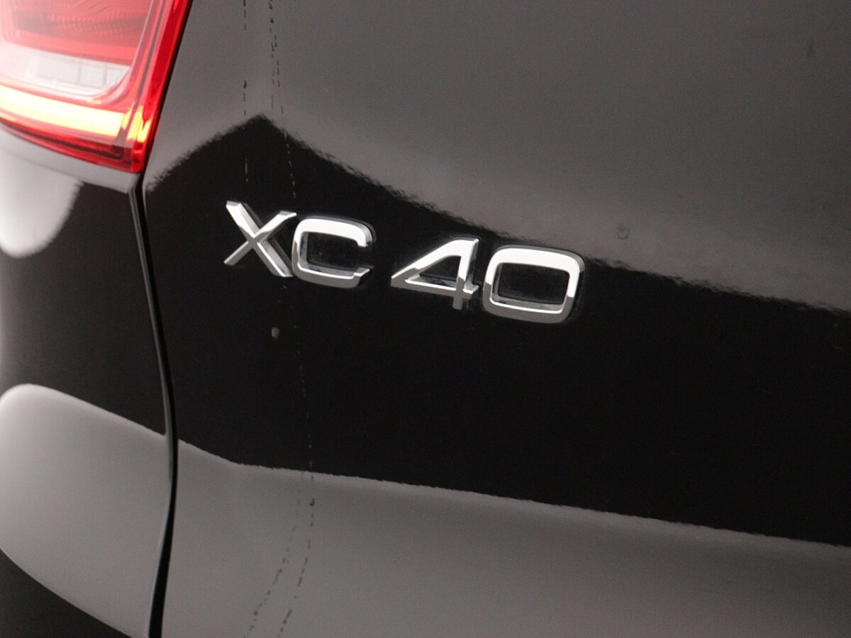 43888100 volvo xc40 2 0 b3 essential 729384