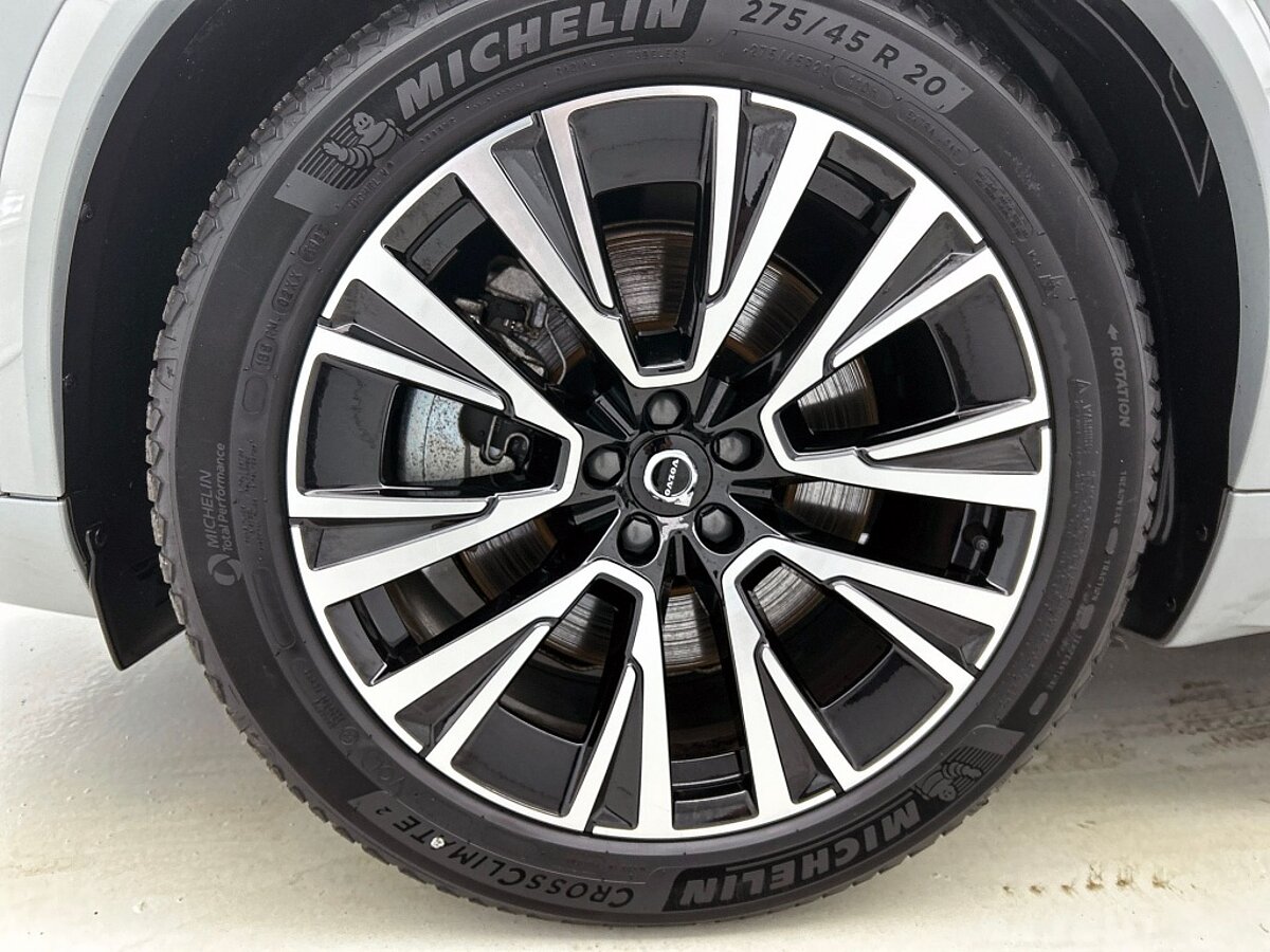 46666036 volvo xc90 2 0 t8 awd u dark 23
