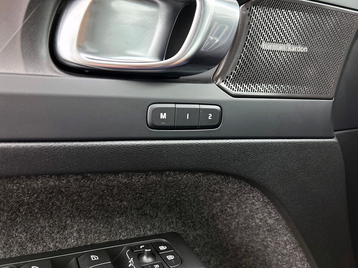 47093947 volvo xc40 1 5 t4 ultimate bright pilot assist trekhaak panoramadak 01
