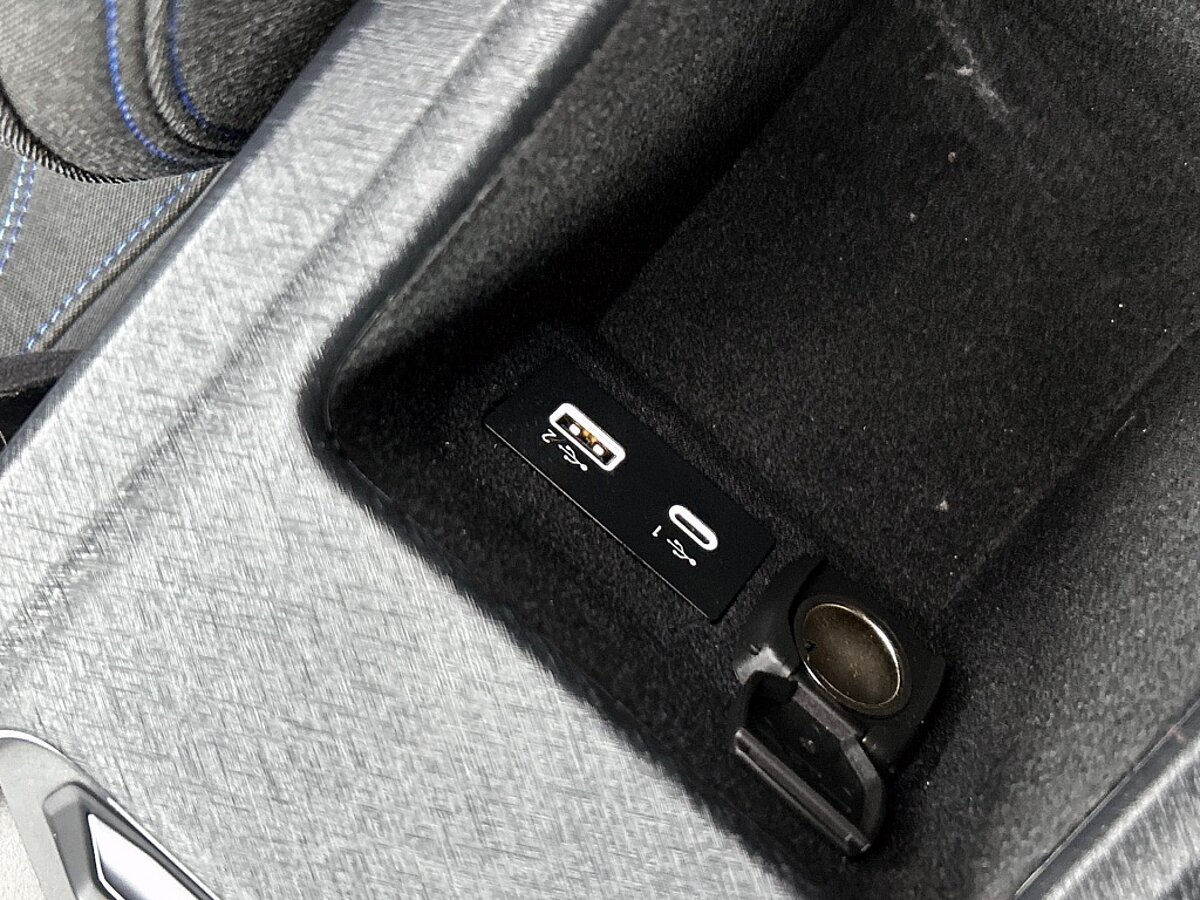 47587526 lynk co 01 1 5 hybride rijklaar inclusief 12 maanden garantie 49