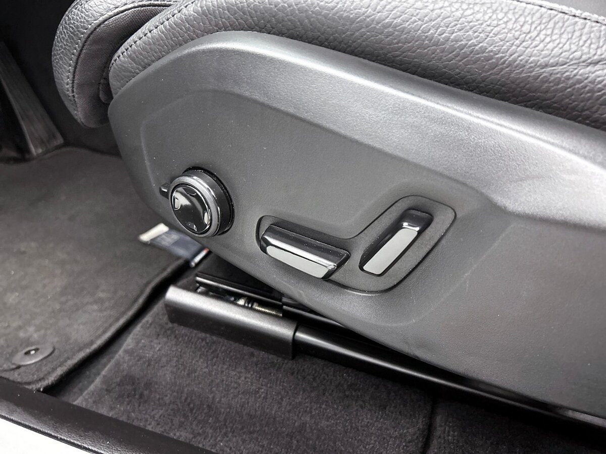 48074455 volvo xc60 2 0 t6 awd plus dark trekhaak leder panorama dak 61