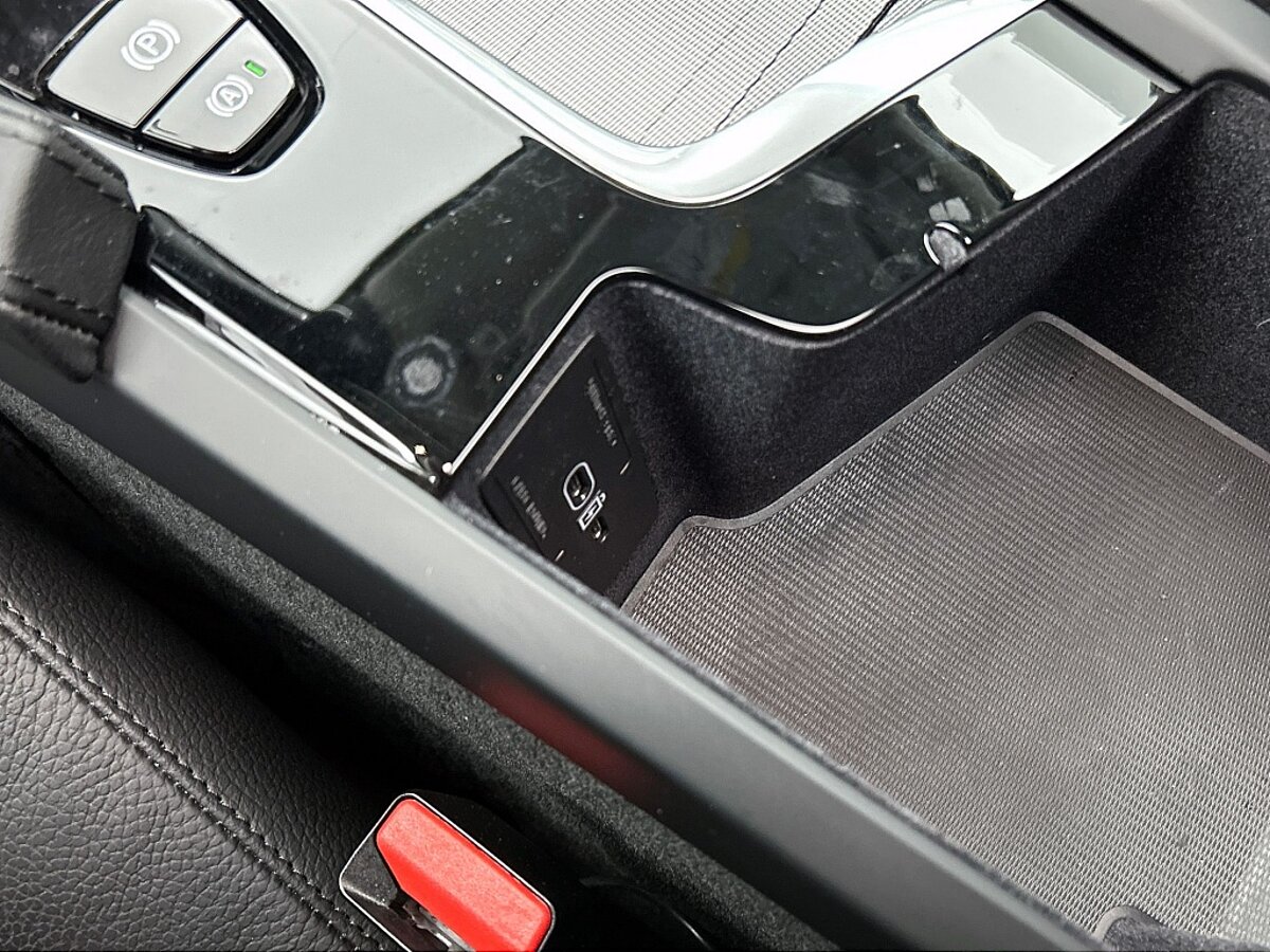 49264734 volvo xc90 t8 dark pano long range 360 20 inch trekhaak 53