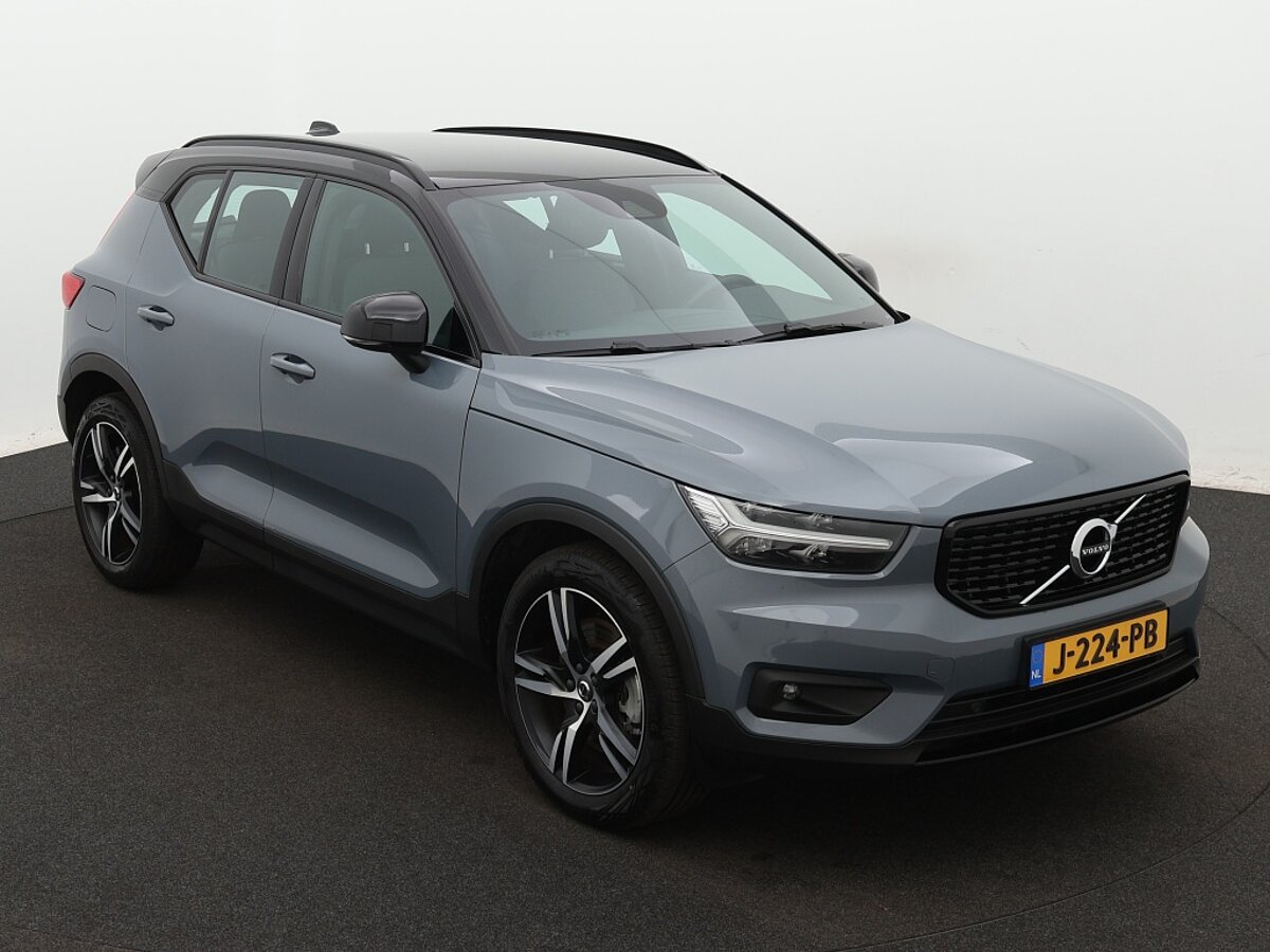 35603828 volvo xc40 1 5 t4 recharge r design expression 8 02