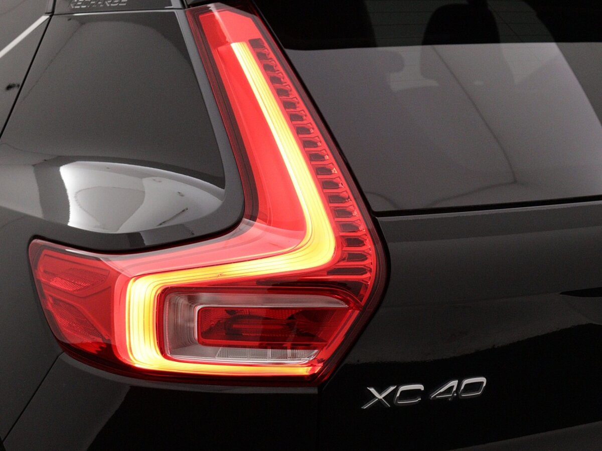44288600 volvo xc40 1 5 t4 recharge plus bright 72
