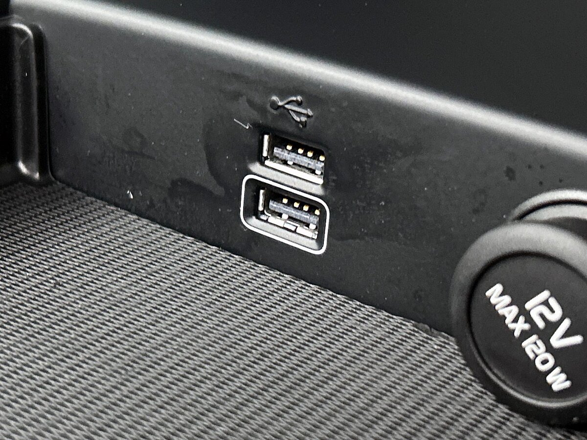 48797576 volvo s60 t6 r design pilot assist memory blis camera dab 27