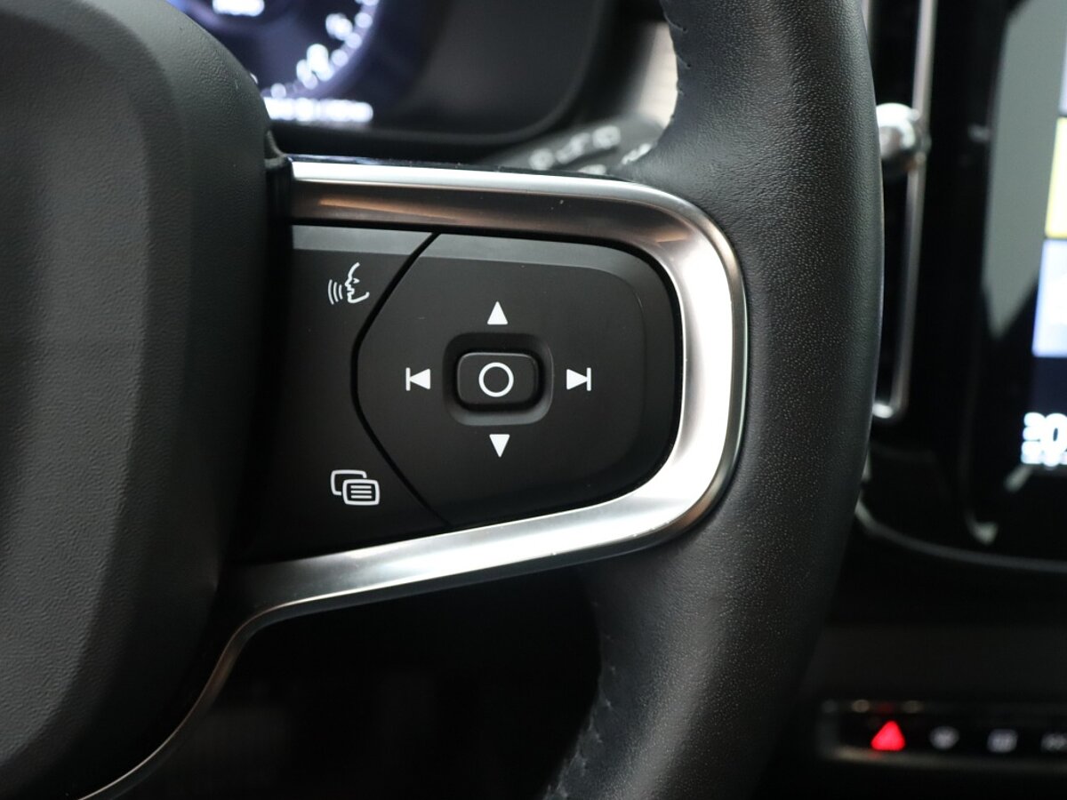 35125842 volvo xc40 1 5 t4 recharge inscription 76
