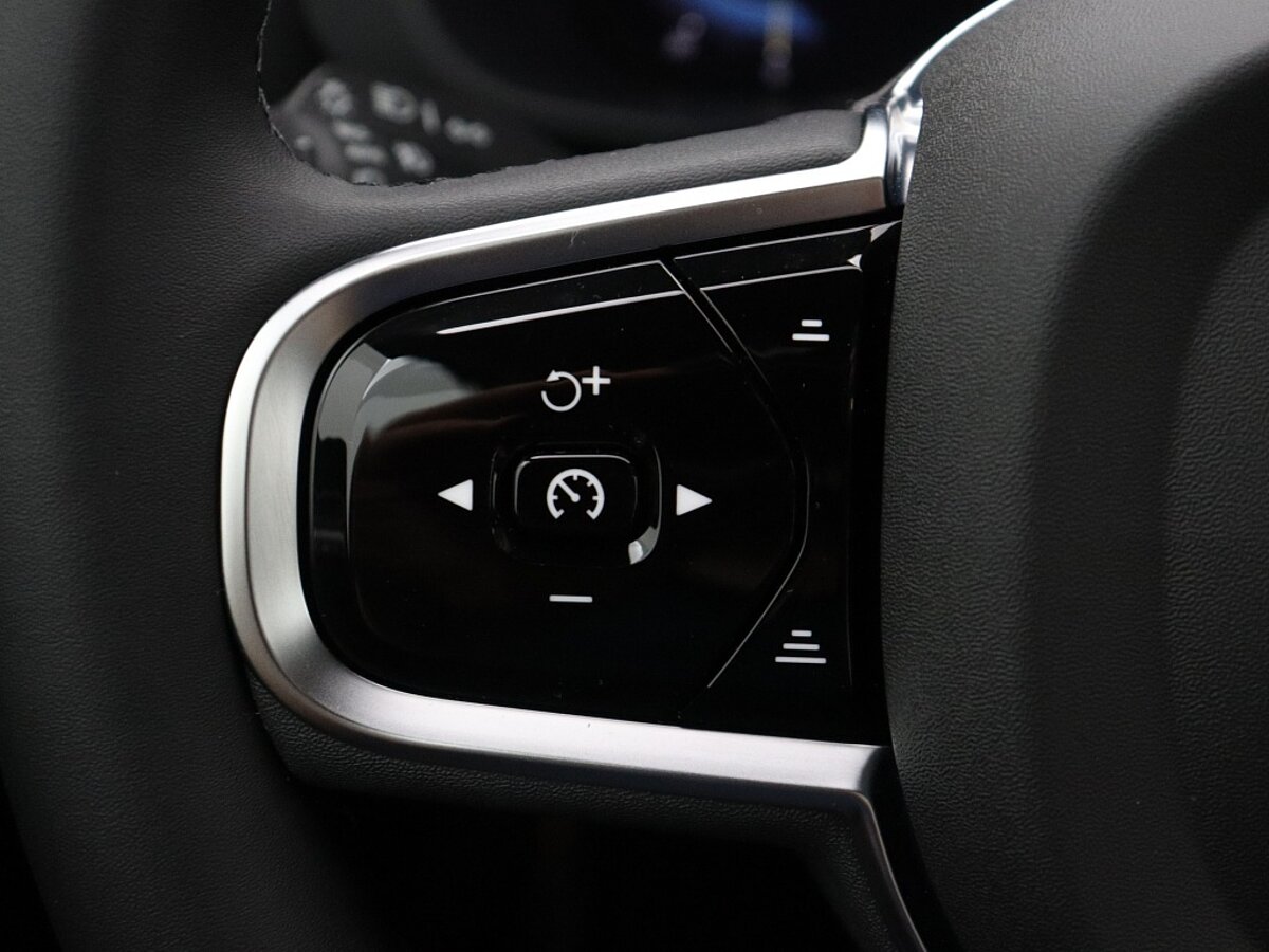 38829080 volvo xc60 2 0 t6 awd plus dark c2624a