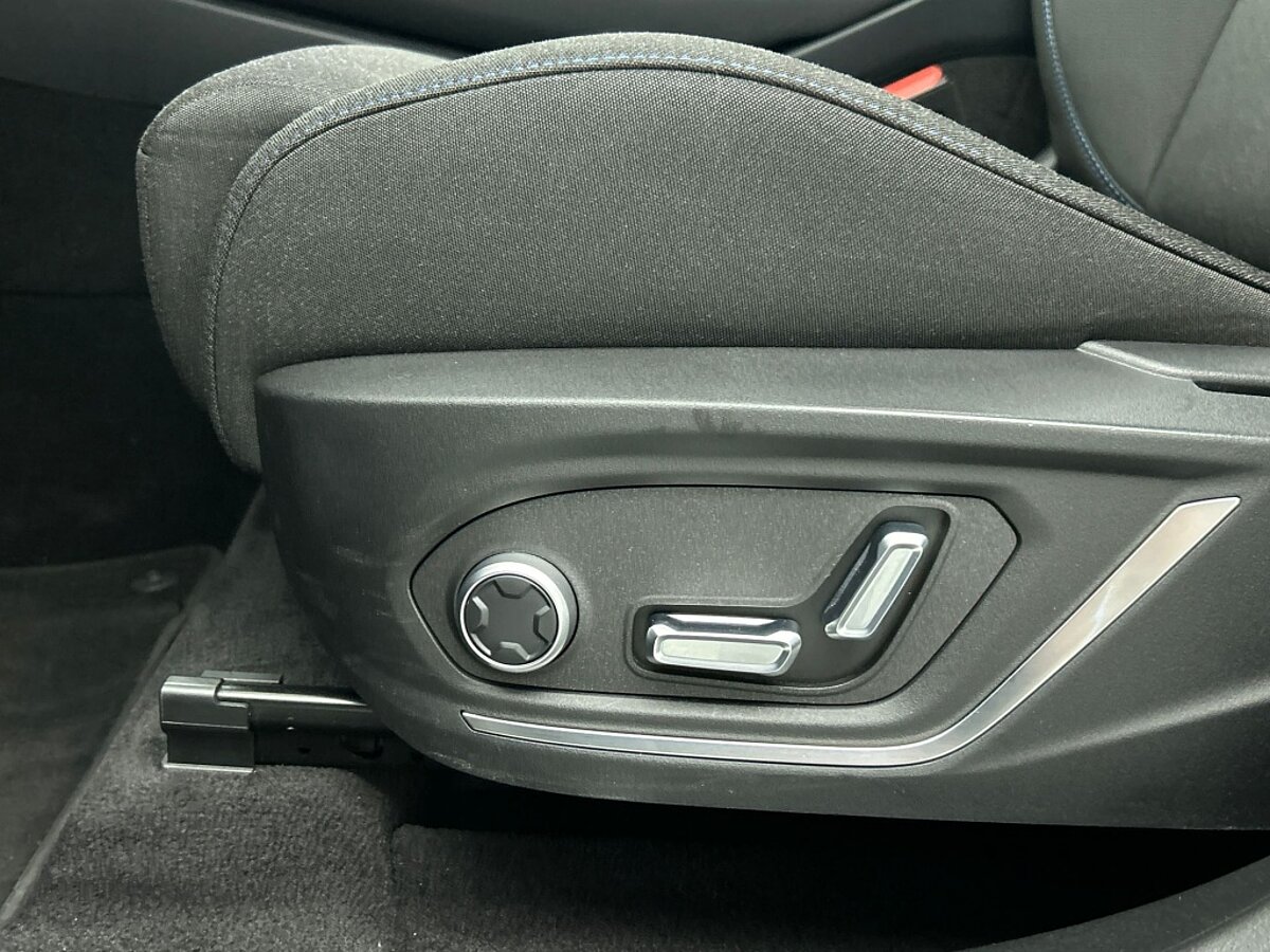 46583727 lynk co 01 1 5 phev business ed 1800kg trekvermogen 360 camera clima 08