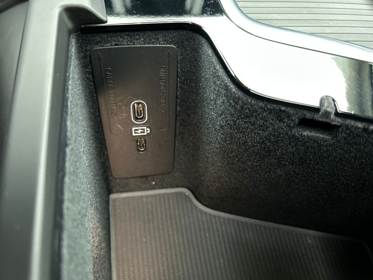 48575818 volvo xc60 2 0 t6 plug in hybrid awd inscription expression ed3190