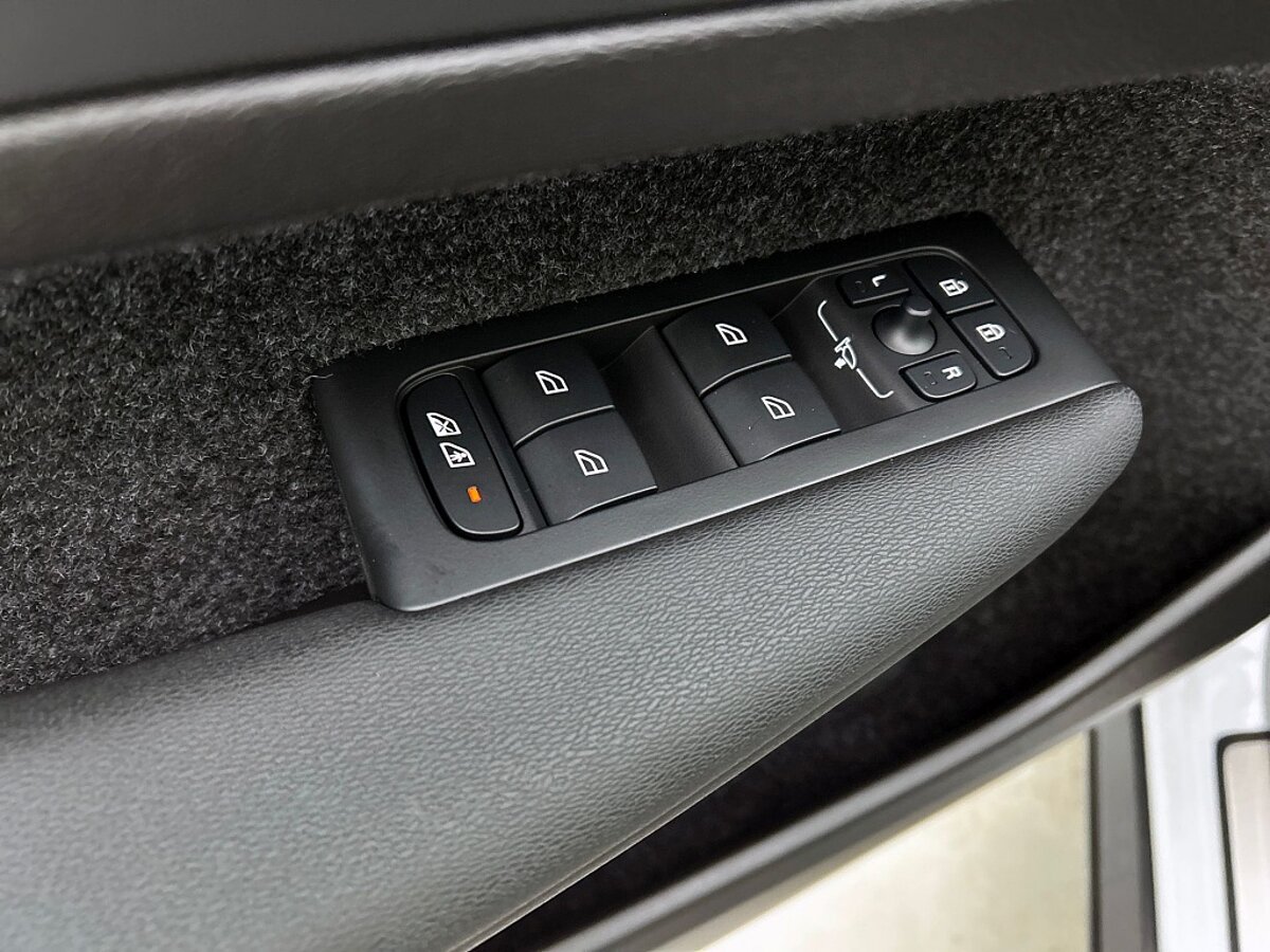 48723966 volvo xc40 2 0 b4 plus dark trekhaak blis harman kardon audio 67