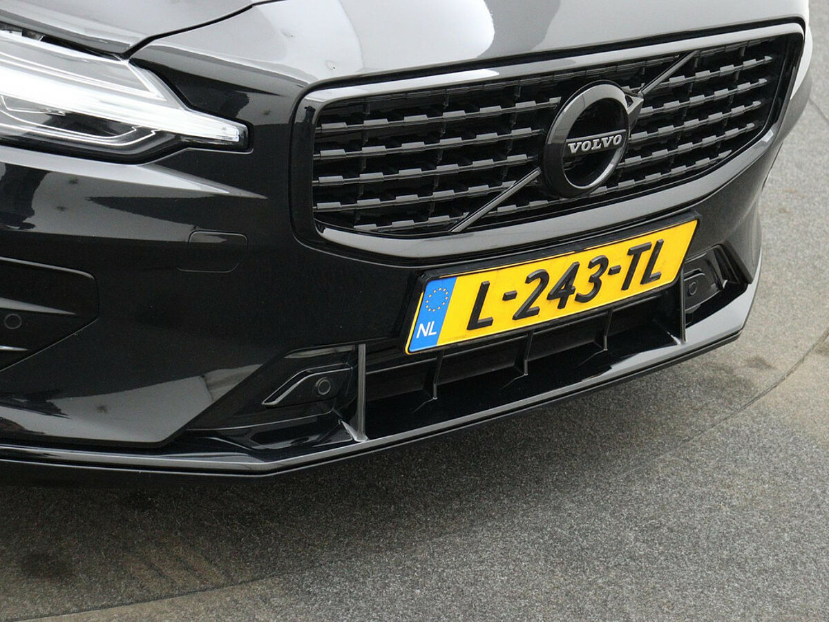 34202865 volvo s60 2 0 b3 r design panoramadak harman kardon voorruitverwarmi e80e9f
