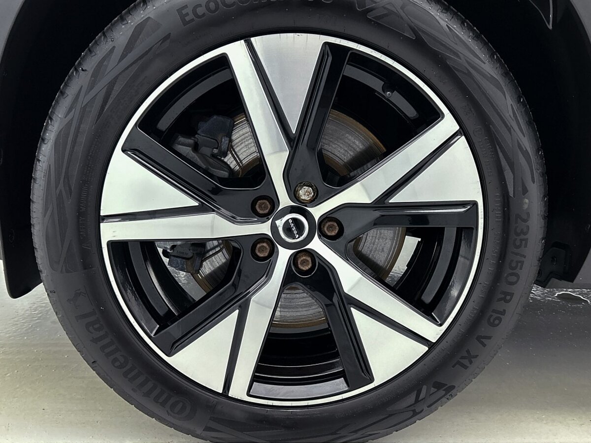 45429924 volvo xc40 1 5 t5 recharge r design 06
