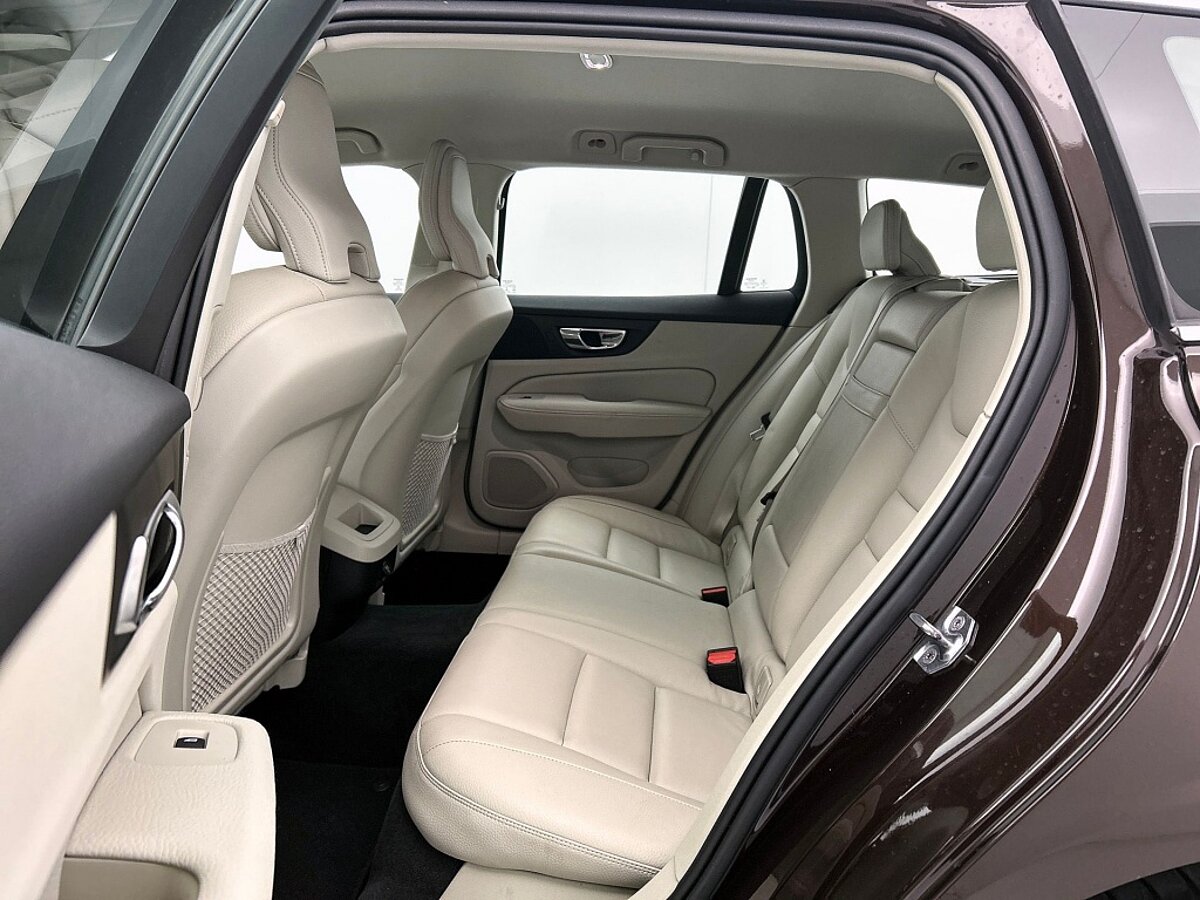 46446123 volvo v60 2 0 t5 momentum 92