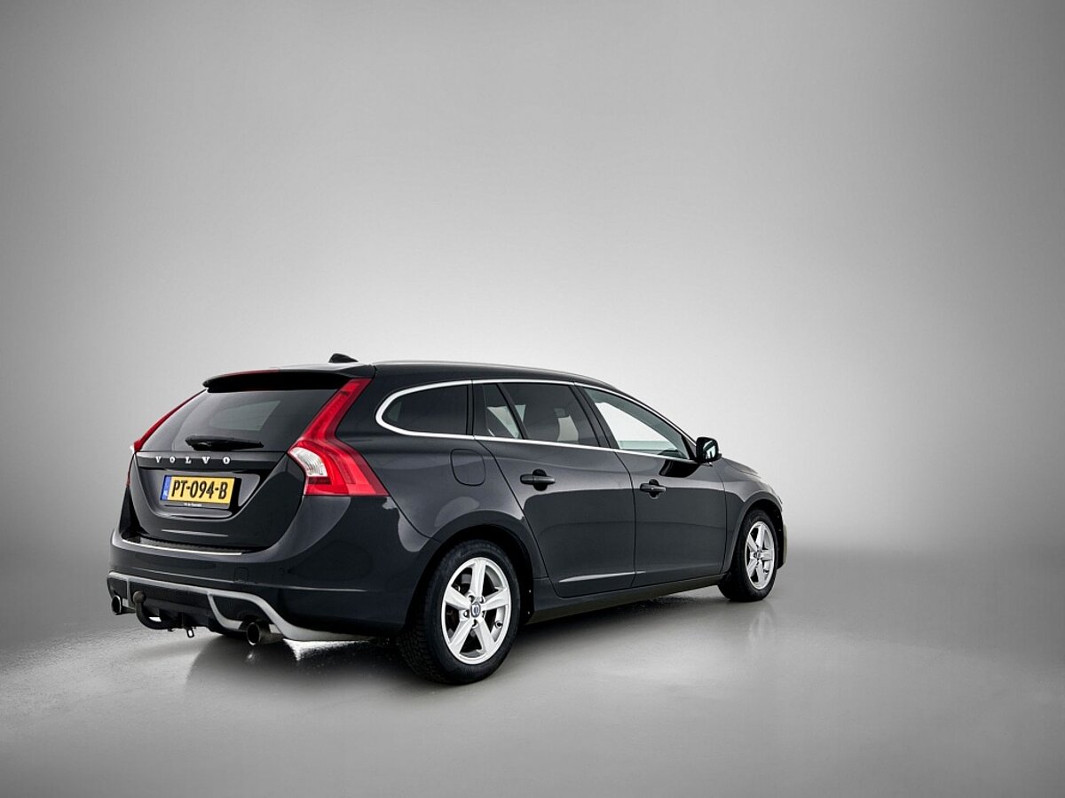 46502447 volvo v60 1 6 t4 r design panorama dak trekhaak memory seats 4 02