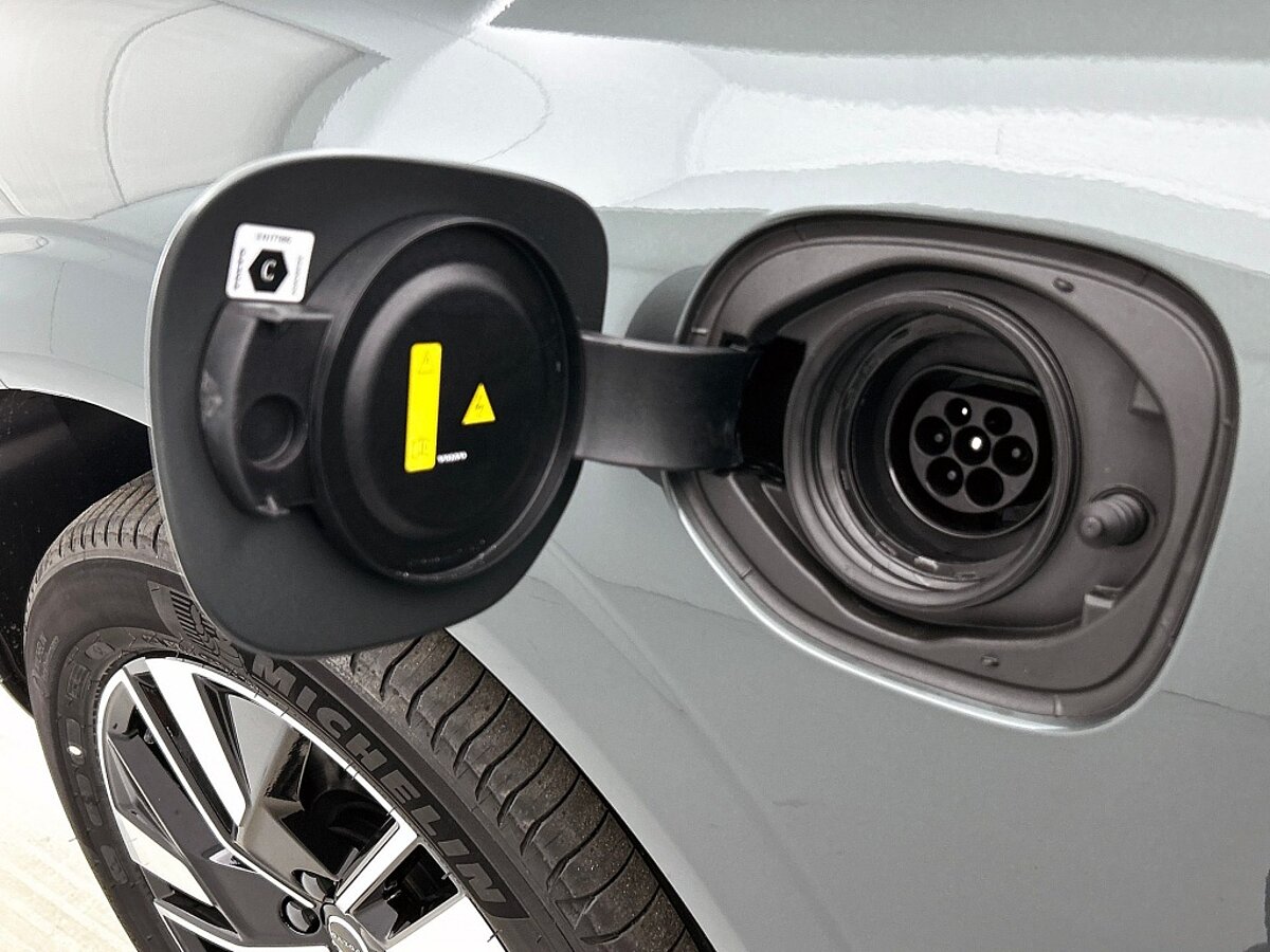 46518073 volvo xc60 xc60 t6 awd essential actie van 66130 voor 60 700 driver a 8