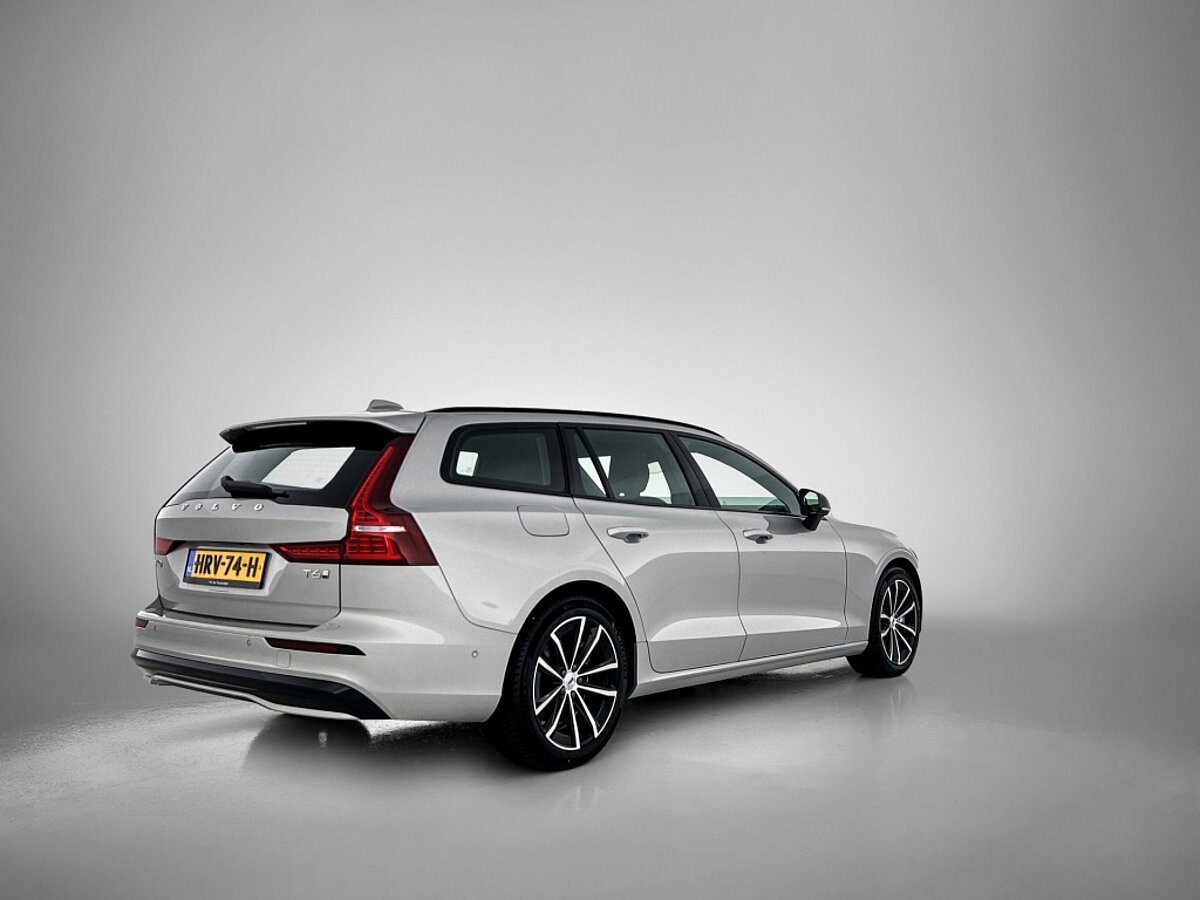 47443724 volvo v60 2 0 t6 awd plus dark 5 01