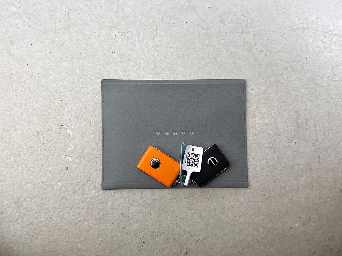 49129007 volvo xc60 2 0 t6 awd ultra black edition 47