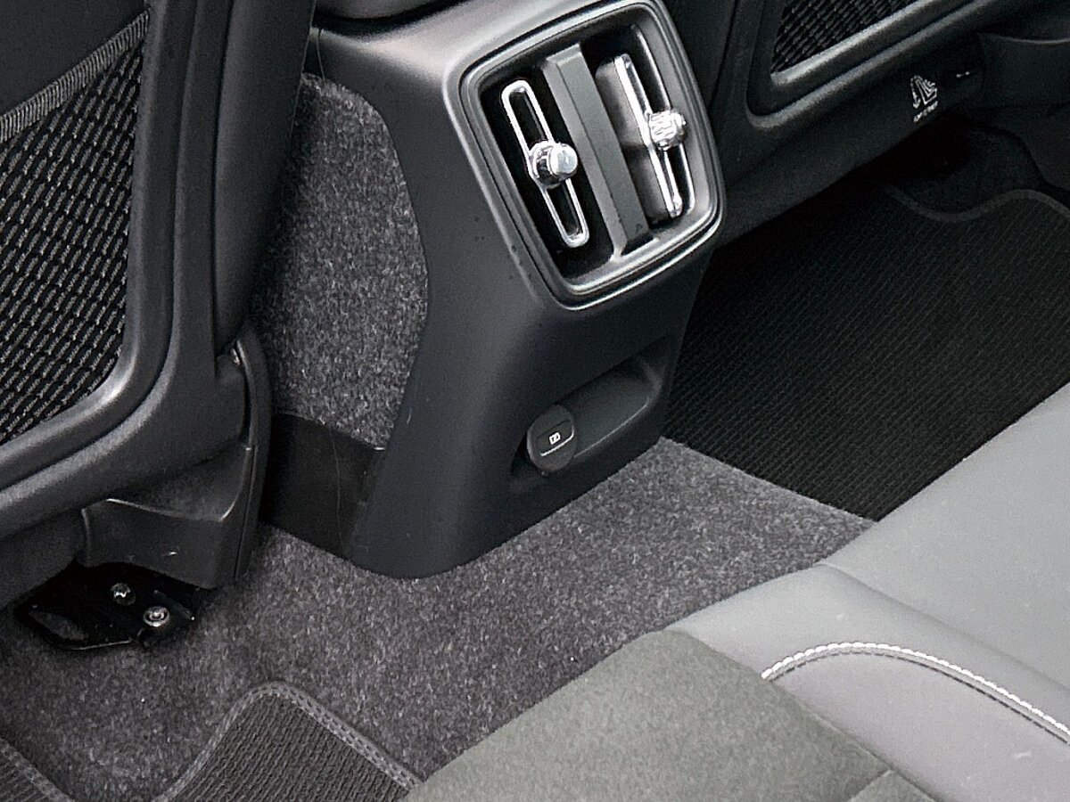 49377121 volvo xc40 twin pro 91 soh pano 360 h k memory seats warmtepo 43