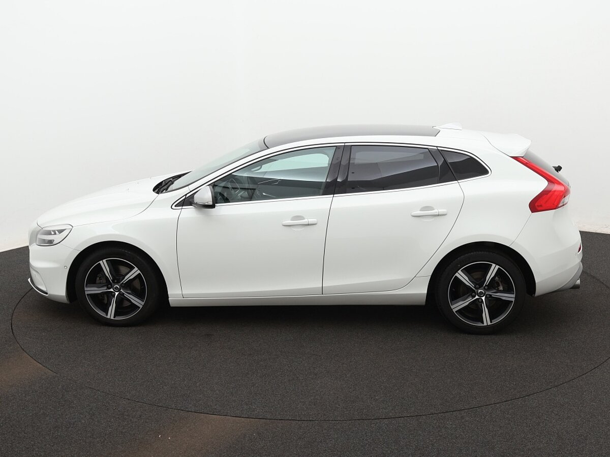 36007830 volvo v40 1 5 t3 polar sport panorama dak navigatie pdc 2 02