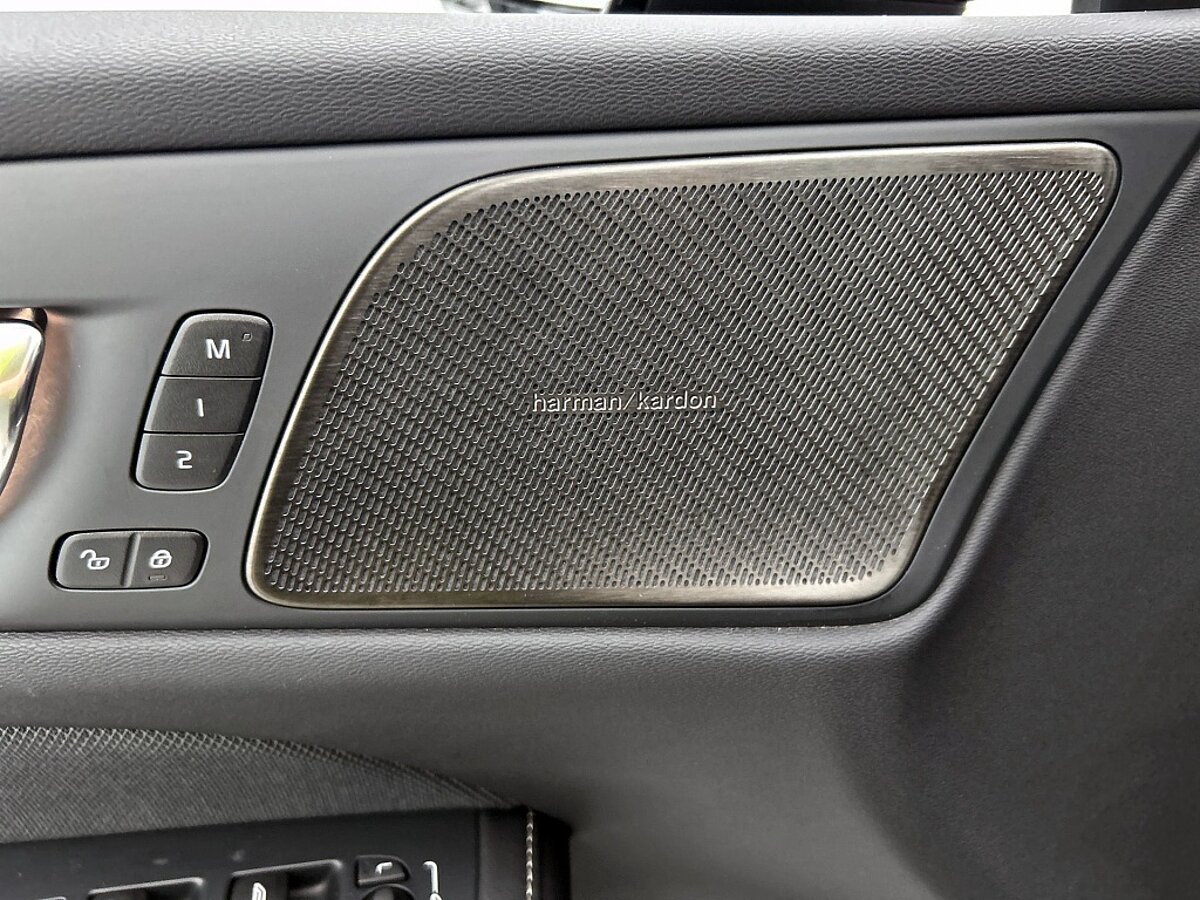 45956154 volvo v60 2 0 t6 awd plus dark 360a camera trekhaak panoramadak 36d9e9