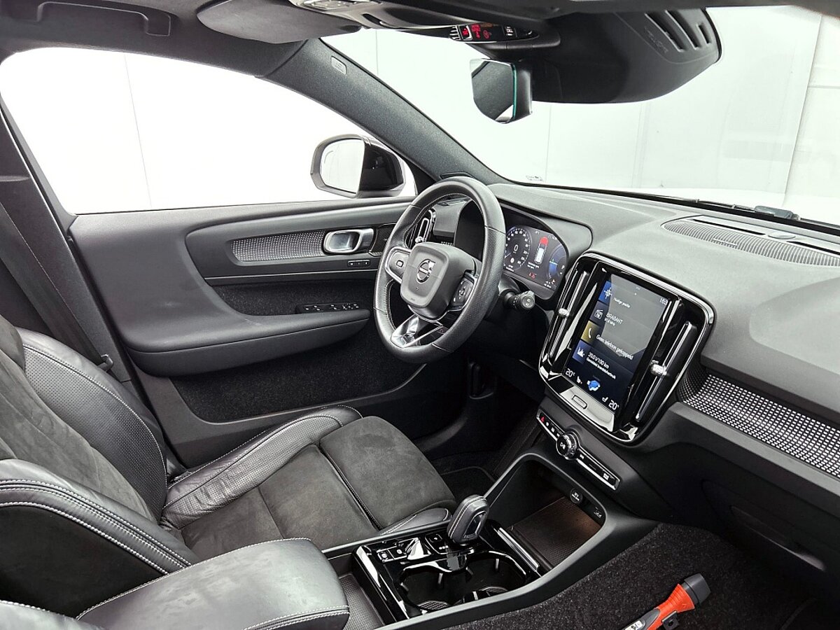 48084423 volvo xc40 1 5 t5 recharge r design 33