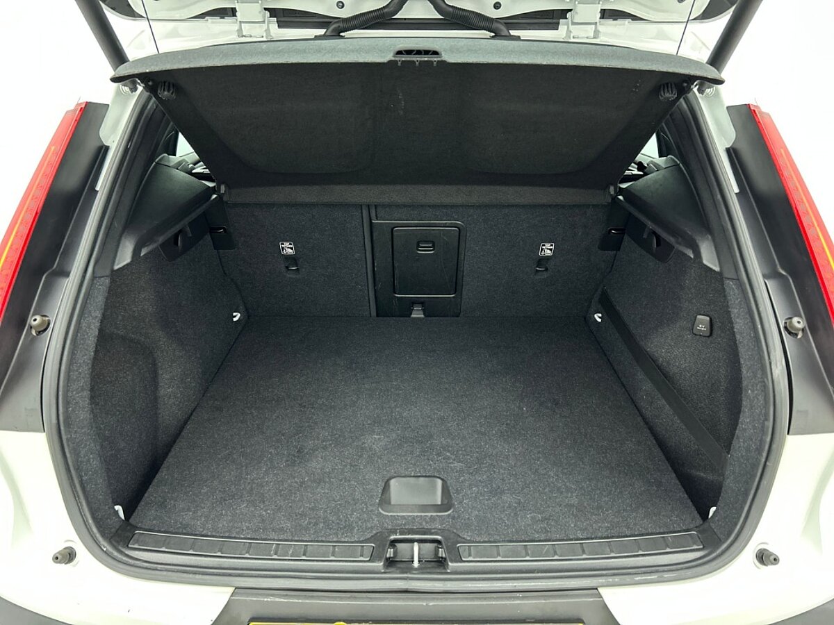 48792440 volvo xc40 t3 momentum pro camera elektrische klep styling kit 70