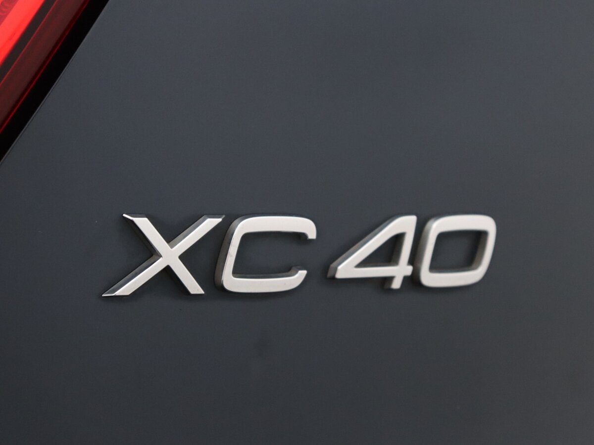 35925083 volvo xc40 2 0 t4 awd 767e54