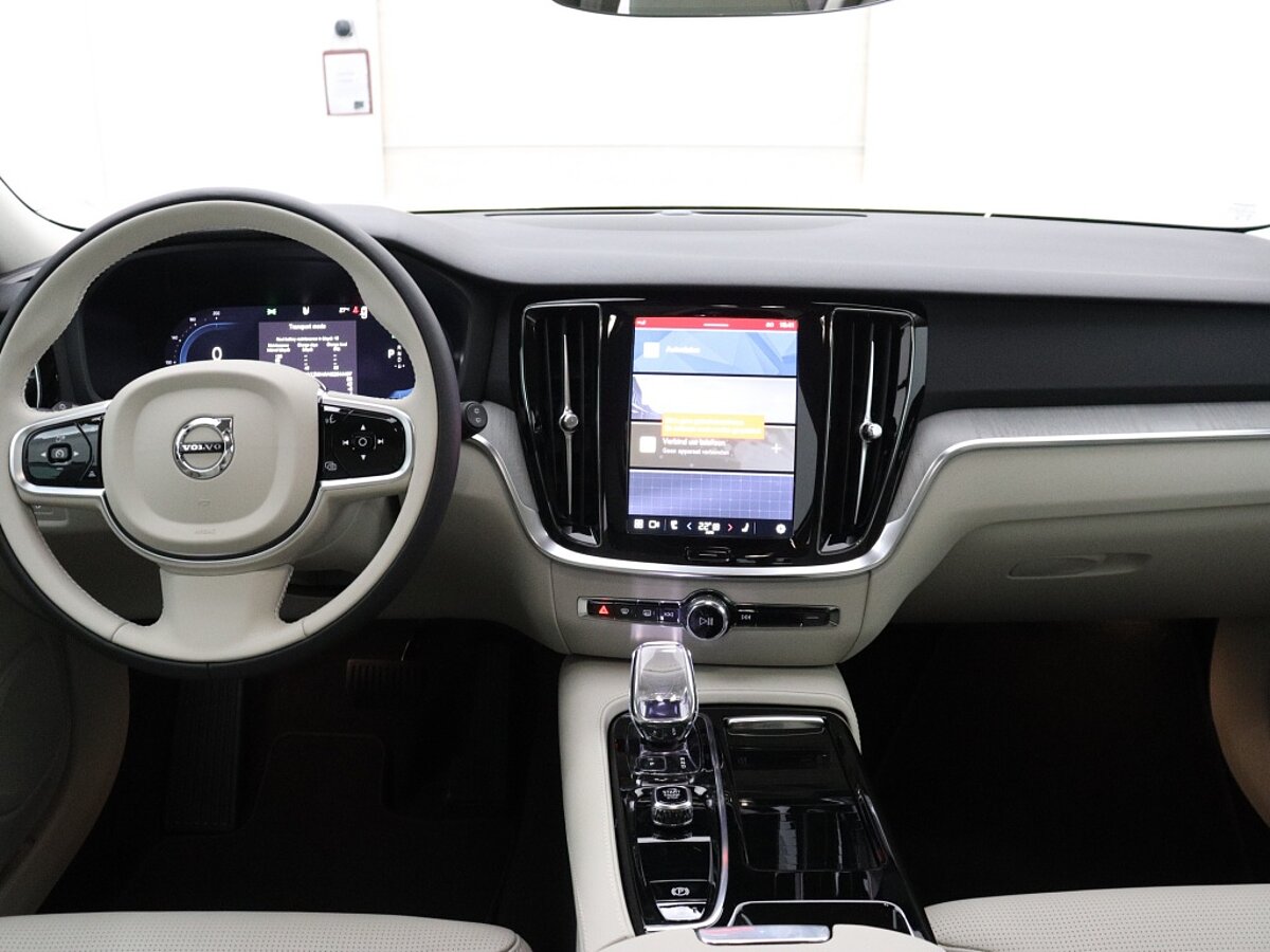 39204298 volvo v60 2 0 t6 awd plus dark 5 13