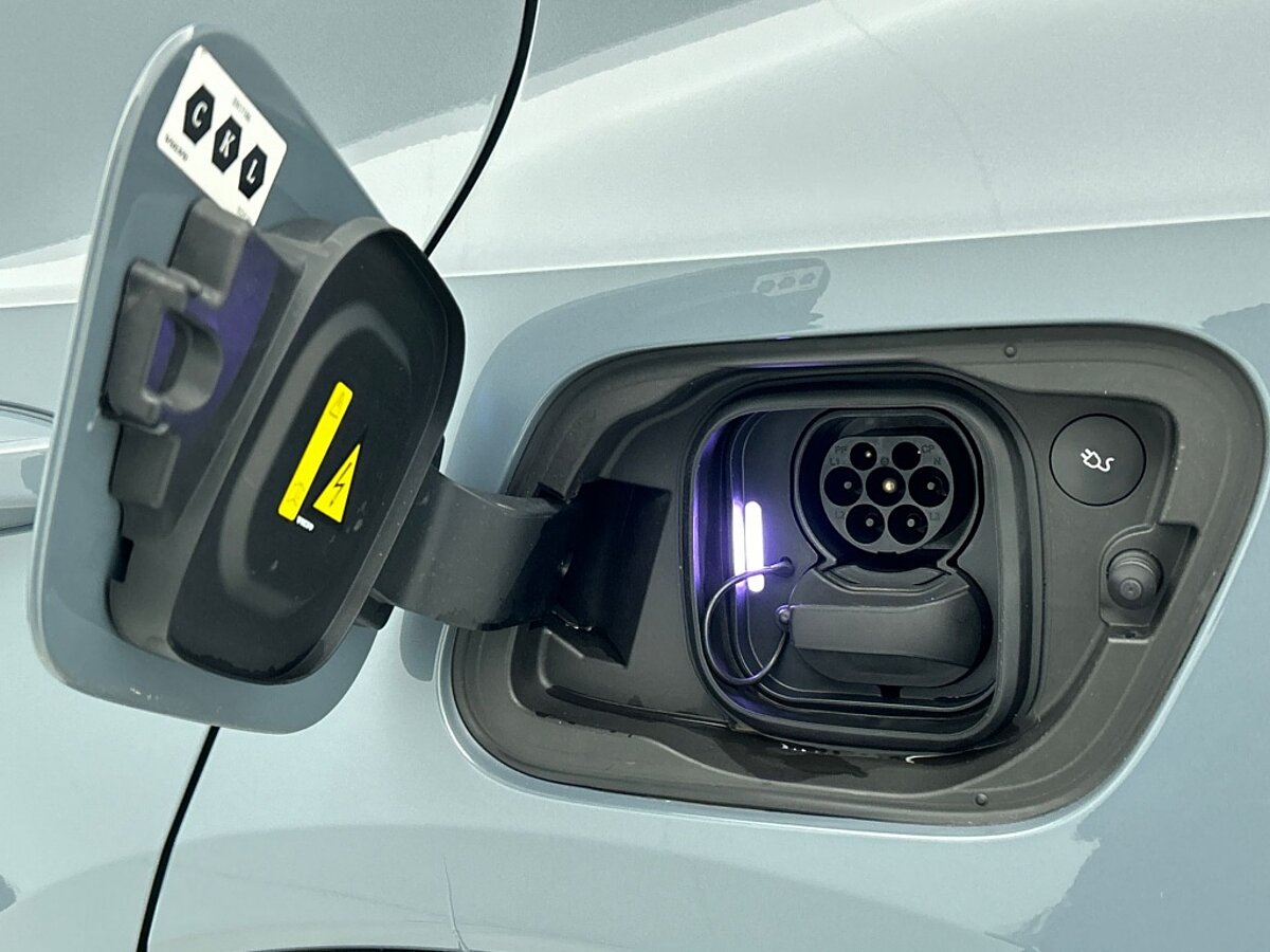 44407024 volvo xc40 recharge plus 70 kwh 88